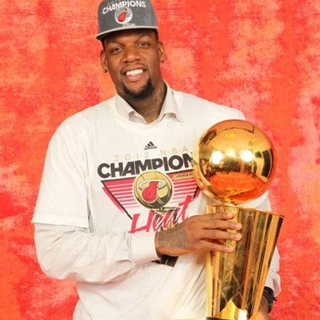 Illustration for article titled The Eddy Curry Era Ends In Dallas